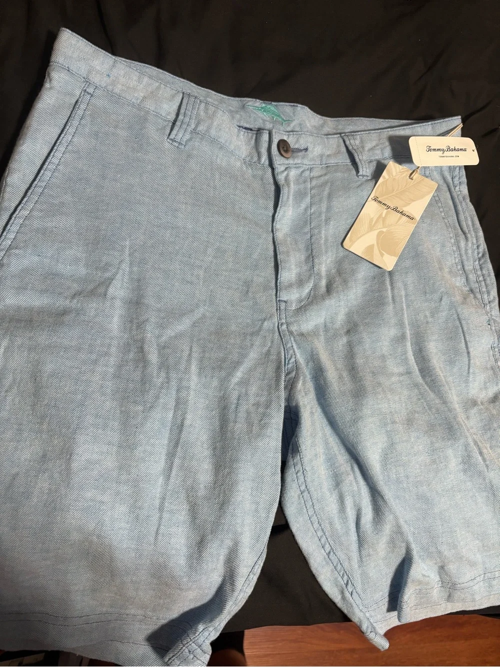 Tommy Bahama Men’s Light Blue Linen-Blend Flat Front Shorts